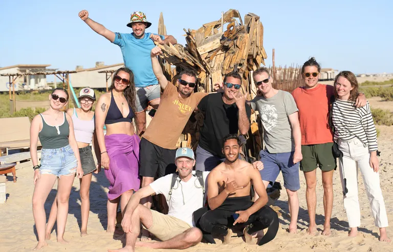Groupe de surf camp à Dakhla