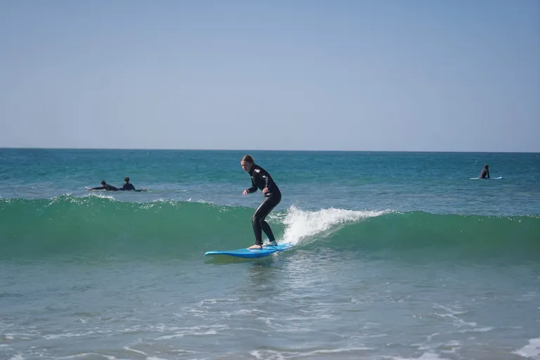 Cours de surf à Oum Labouir, Dakhla